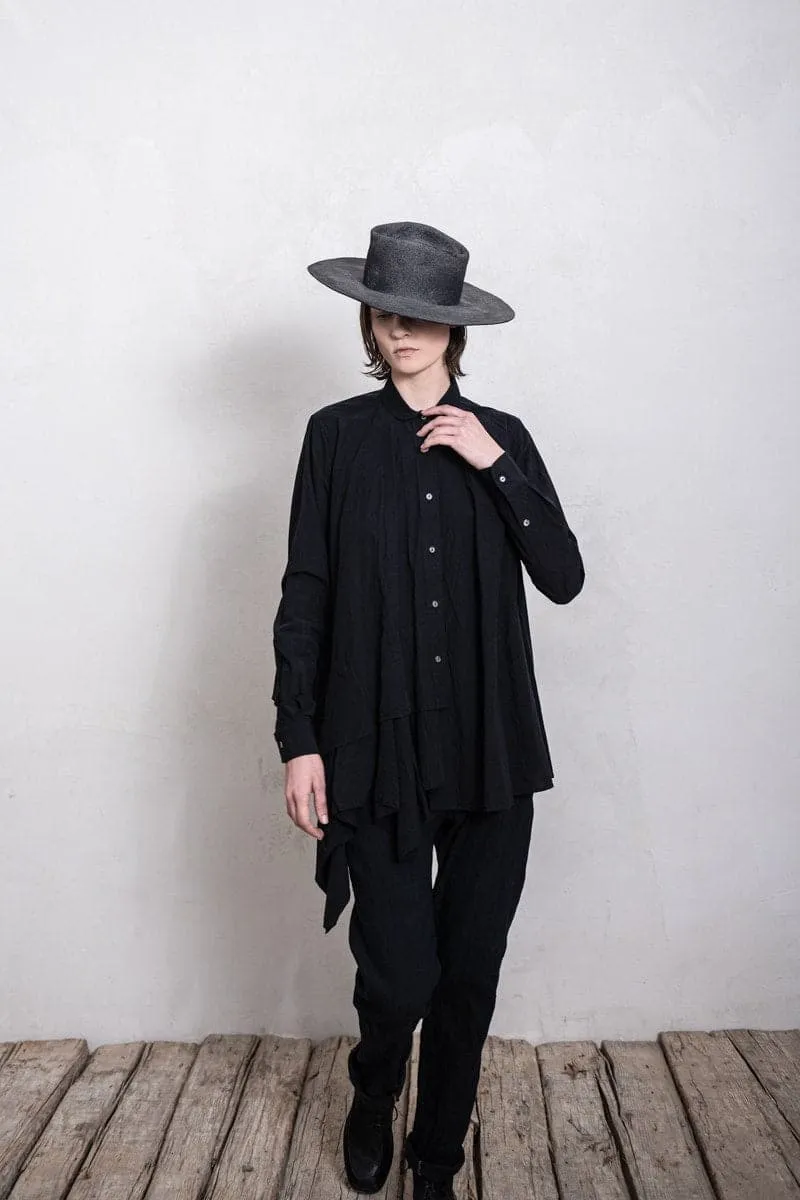 Forme d’Expression | Flaired Shirt DS042 | Asymmetrische Damenbluse aus Baumwolle in schwarz