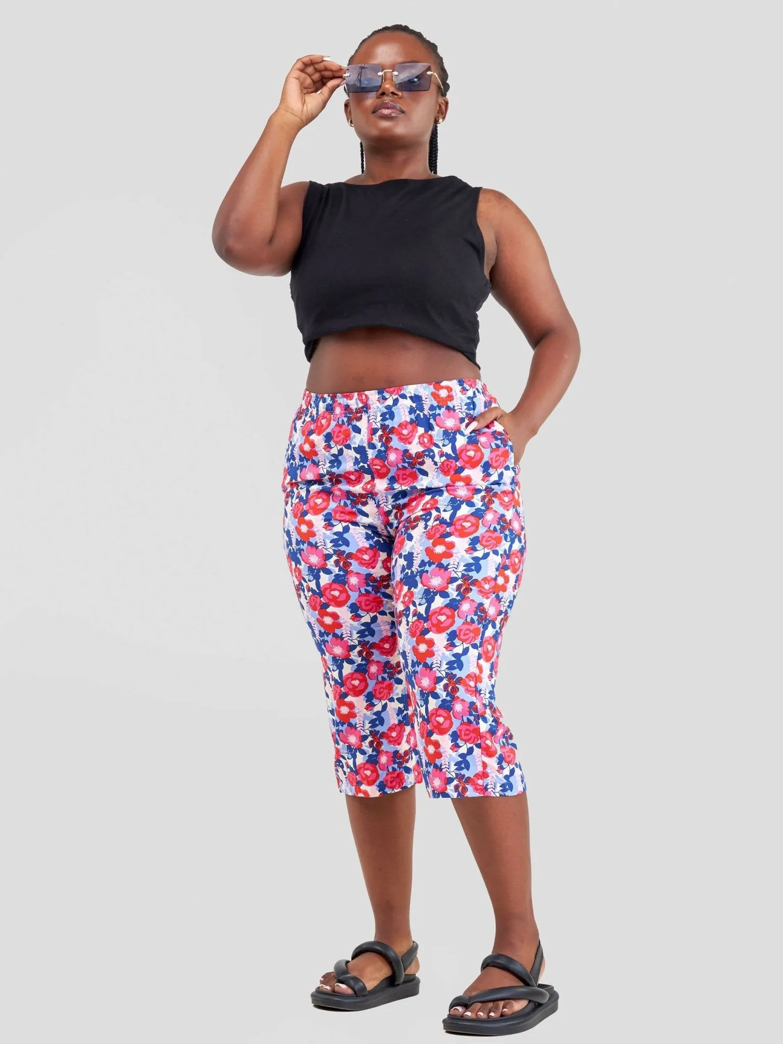 Hessed Flowered Capri Pants - Pink