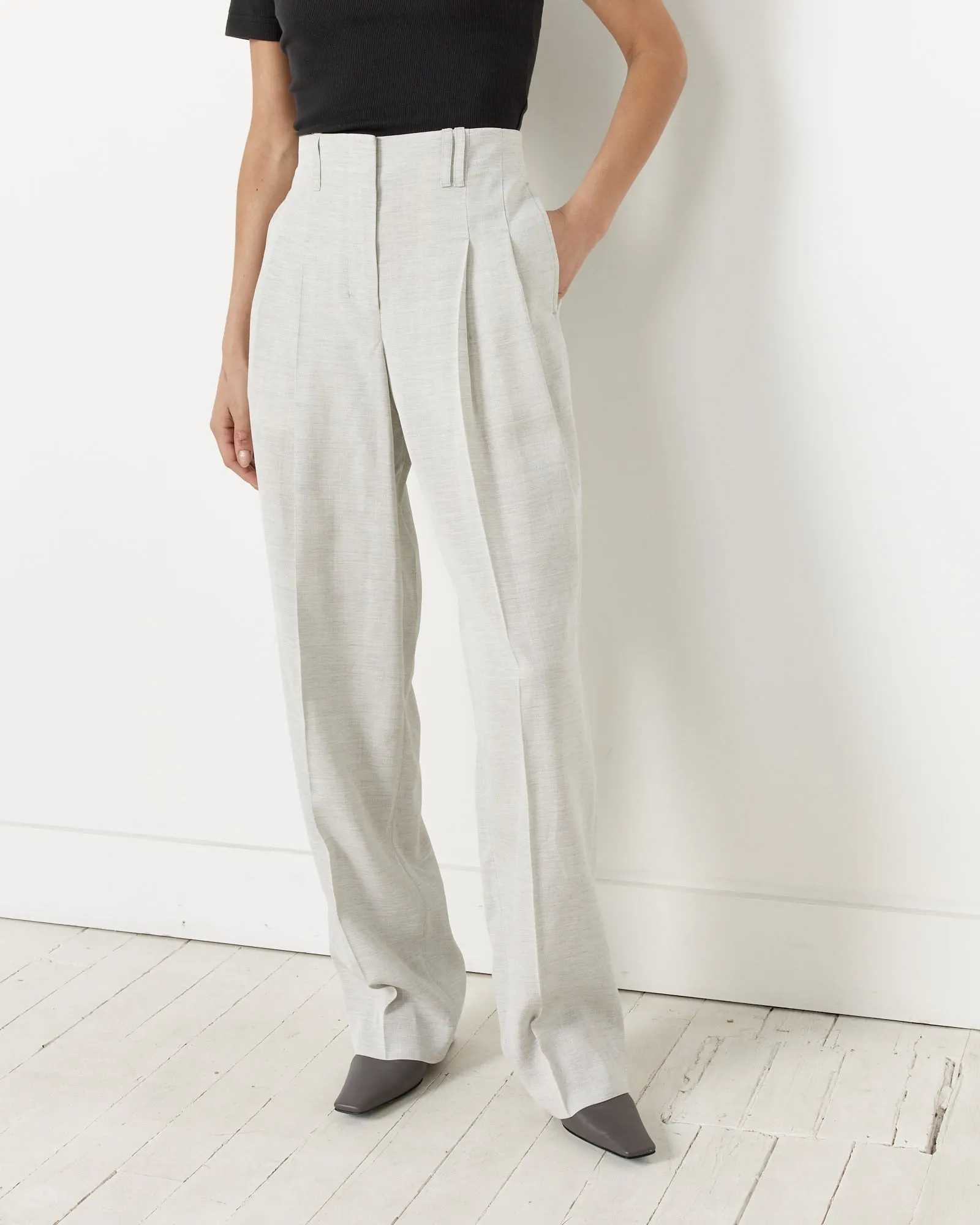 Le Pantalon Titolo Trouser in Light Grey