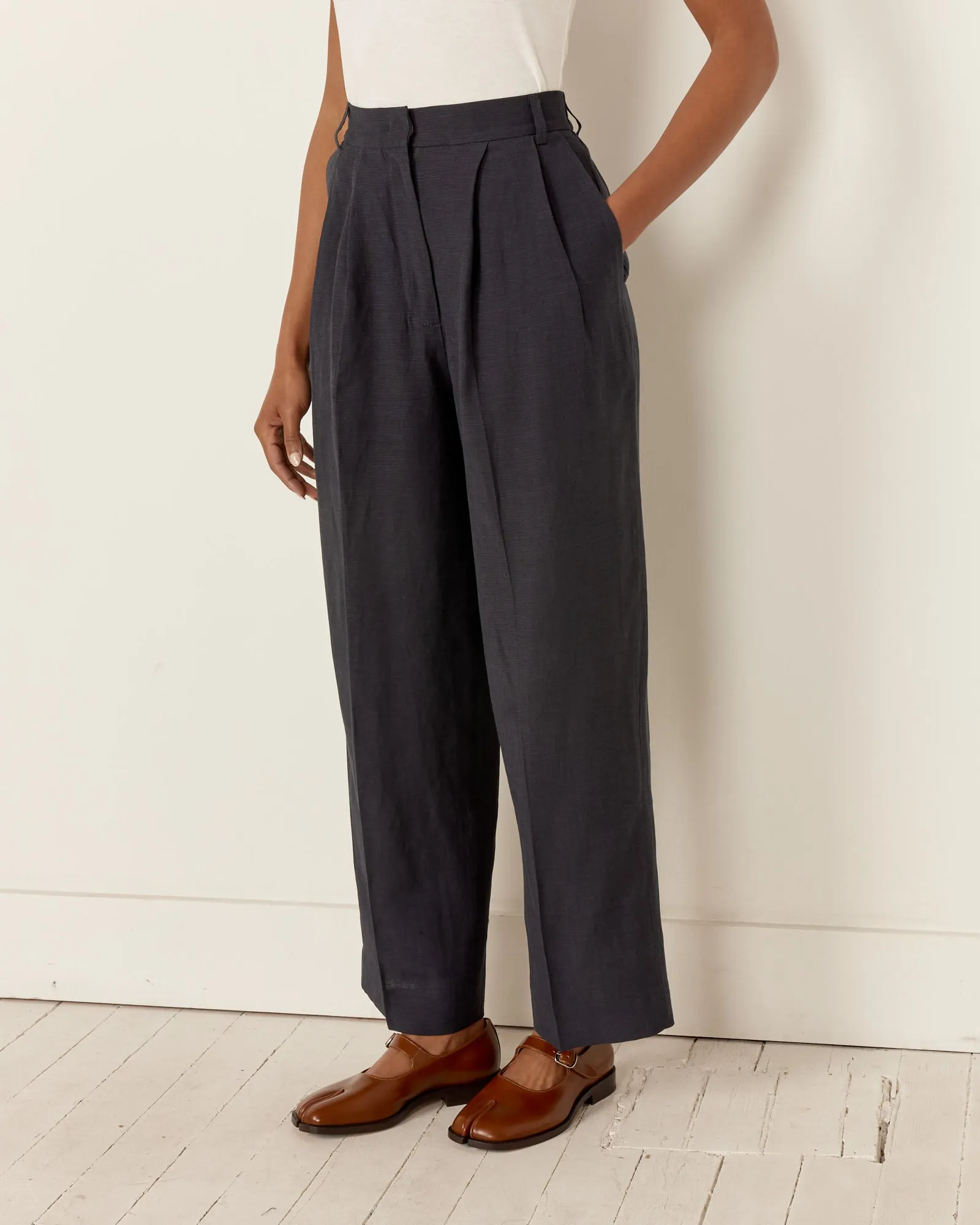 Linen Blend Wide Leg Pants in Navy