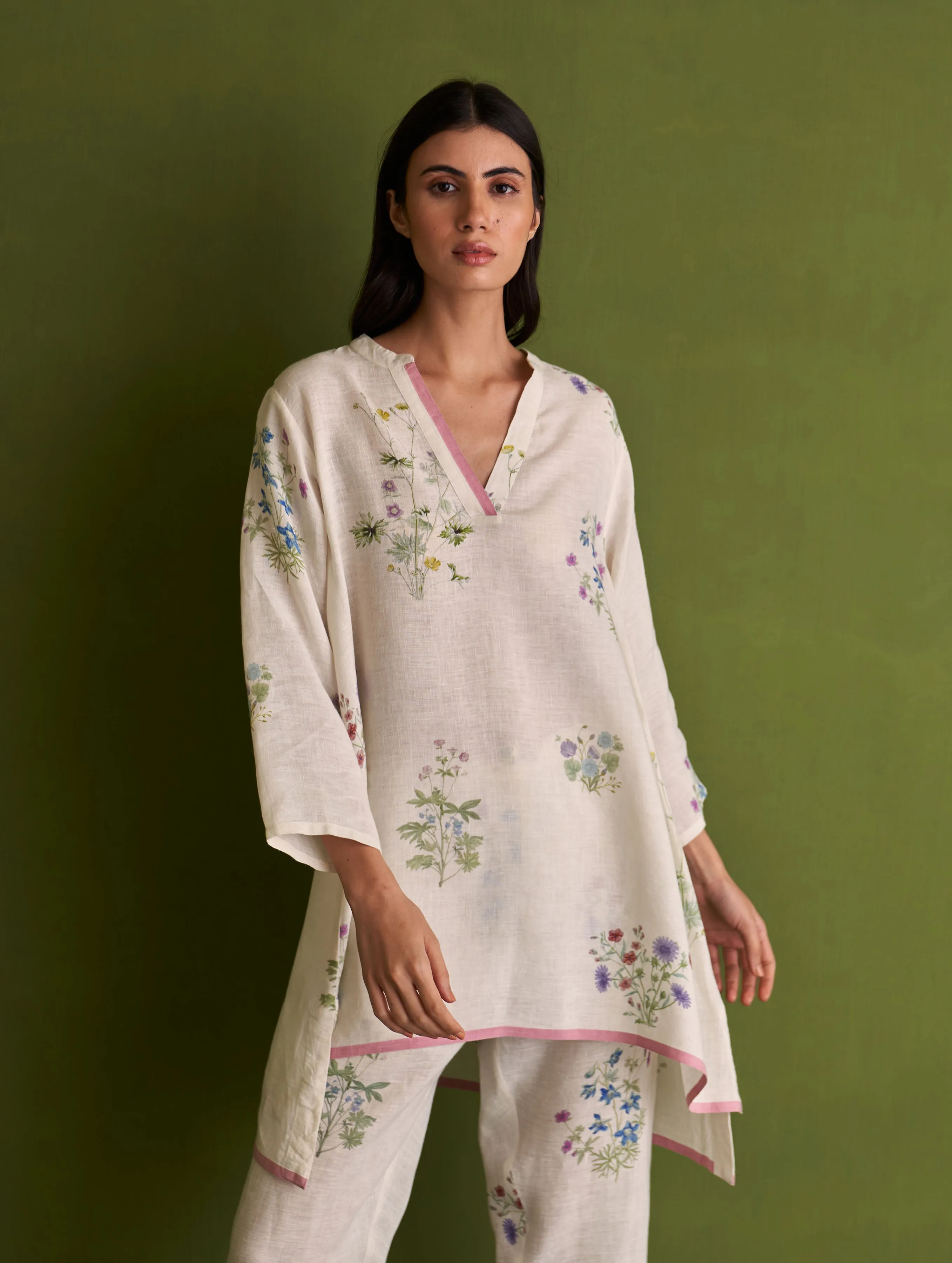 Maho Botanical Linen Kurta - Ivory